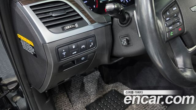 Genesis G80 2017 — photo 20