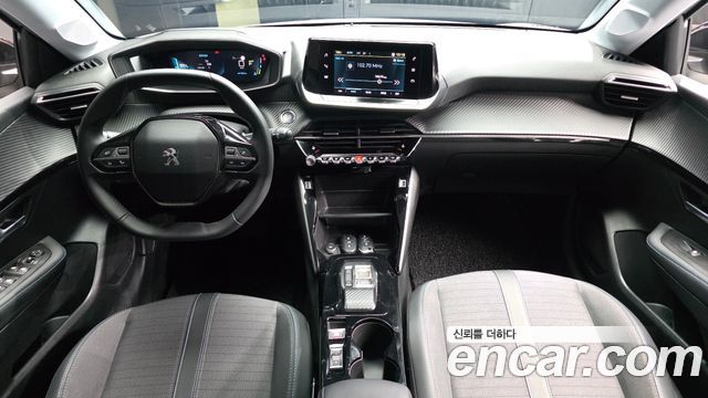 Peugeot 208 2022 — photo 10