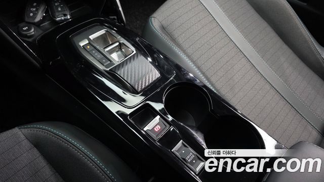 Peugeot 208 2022 — photo 12