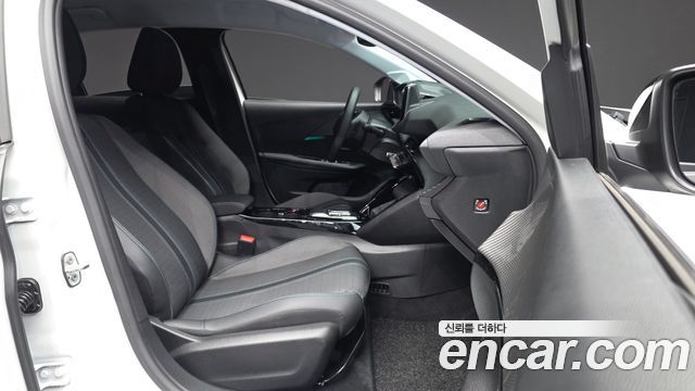Peugeot 208 2022 — photo 17