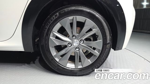Peugeot 208 2022 — photo 7