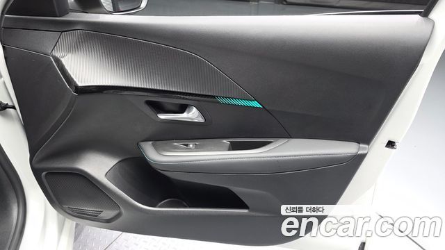 Peugeot 208 2022 — photo 14