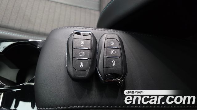 Peugeot 208 2022 — photo 31