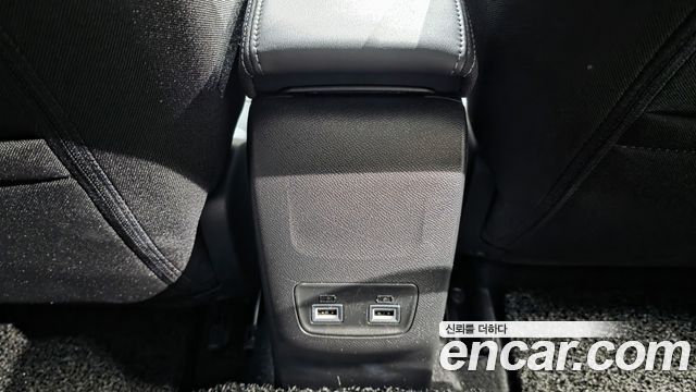 Peugeot 208 2022 — photo 32