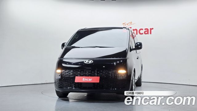 Hyundai Staria 2025 — photo 3