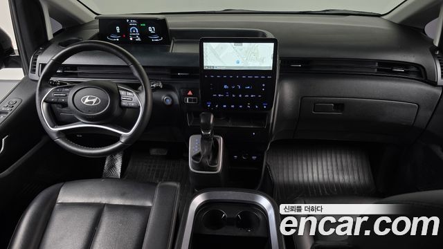 Hyundai Staria 2025 — photo 7