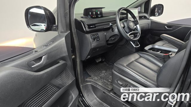 Hyundai Staria 2025 — photo 10