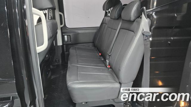 Hyundai Staria 2025 — photo 12