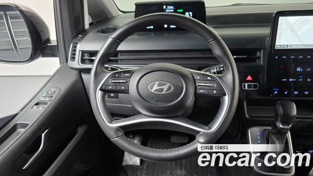 Hyundai Staria 2025 — photo 13