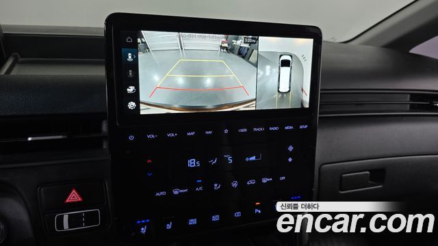 Hyundai Staria 2025 — photo 16
