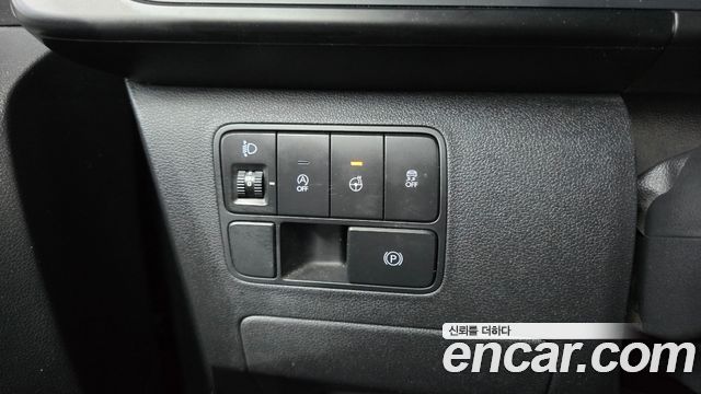 Hyundai Staria 2025 — photo 18