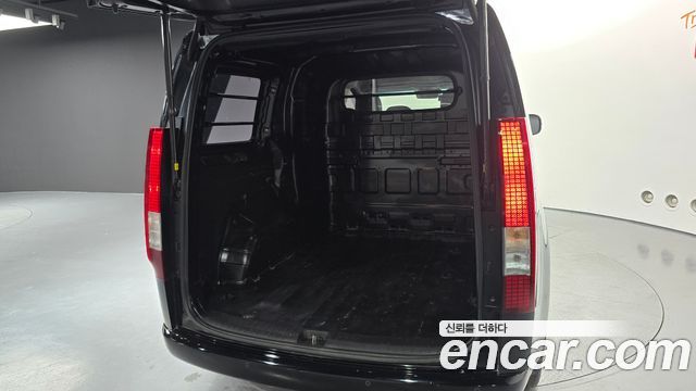 Hyundai Staria 2025 — photo 19