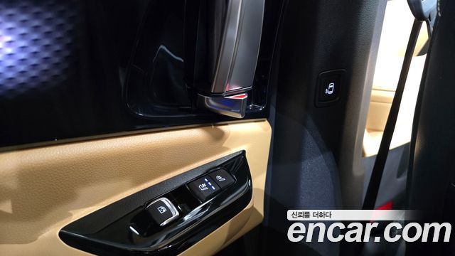 Kia Canival 2022 — photo 17