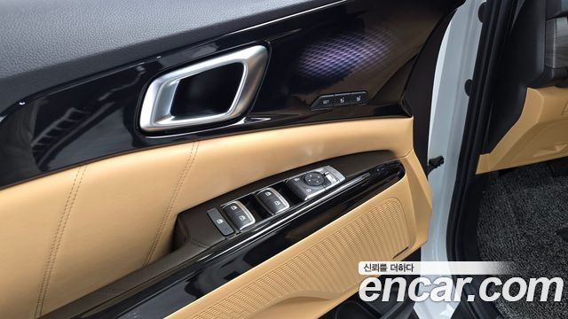 Kia Canival 2022 — photo 19