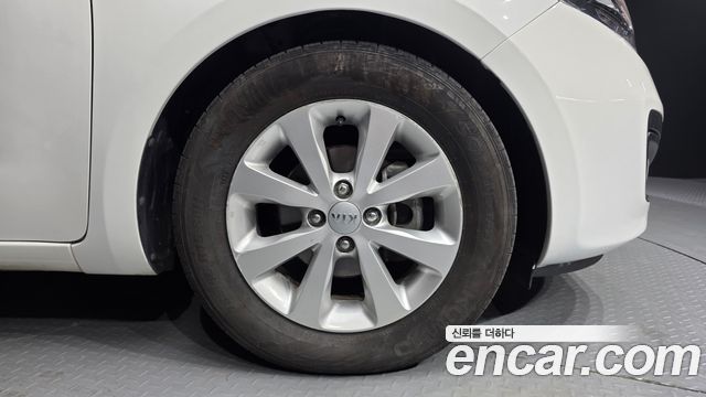 Kia pride 2014 — photo 7