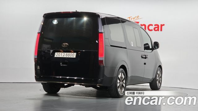 Hyundai Staria 2024 — photo 2