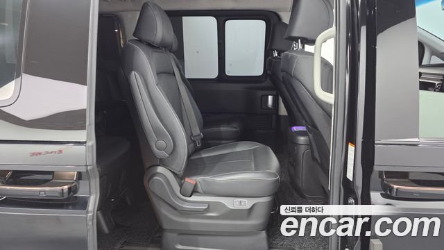Hyundai Staria 2024 — photo 11