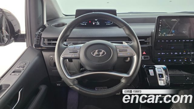 Hyundai Staria 2024 — photo 13