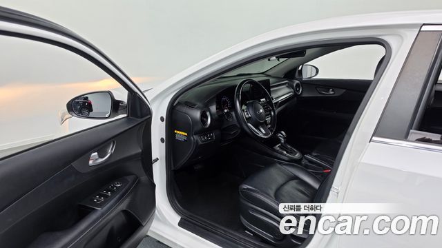 Kia K3 2019 — photo 10