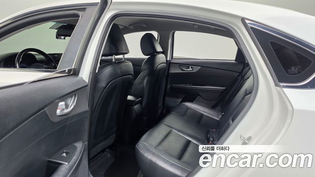 Kia K3 2019 — photo 11