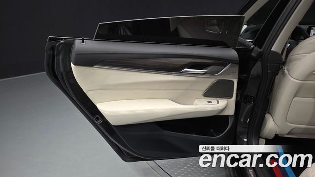 BMW Gran Turismo 2020 — photo 15