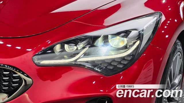Kia Stinger 2018 — photo 8