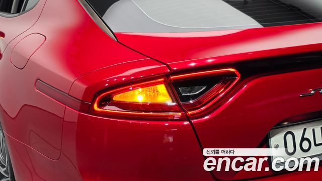 Kia Stinger 2018 — photo 9