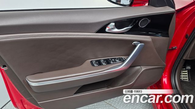 Kia Stinger 2018 — photo 14