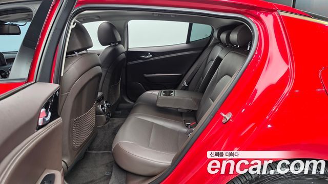 Kia Stinger 2018 — photo 16