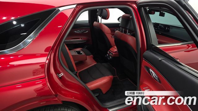 Genesis GV70 2021 — photo 18