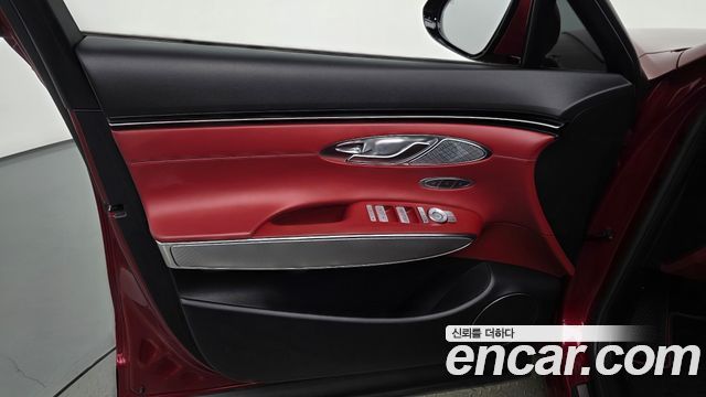 Genesis GV70 2021 — photo 14