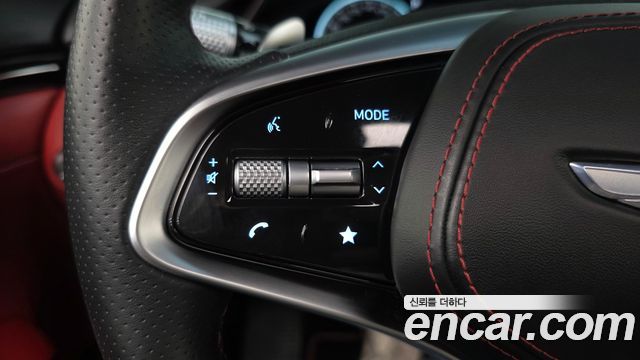 Genesis GV70 2021 — photo 32