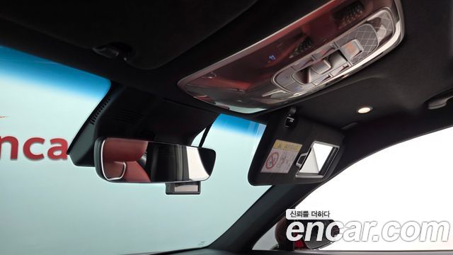 Genesis GV70 2021 — photo 36