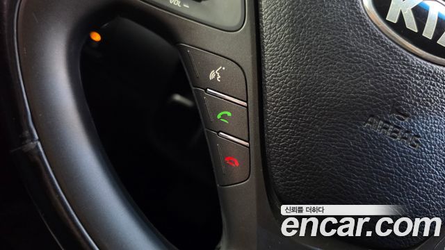 Kia K3 2013 — photo 15