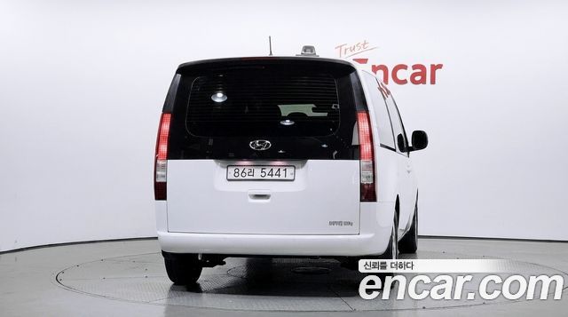 Hyundai Staria 2022 — photo 4