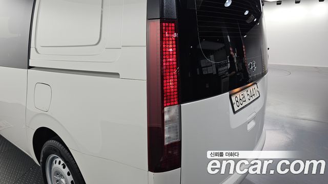 Hyundai Staria 2022 — photo 9