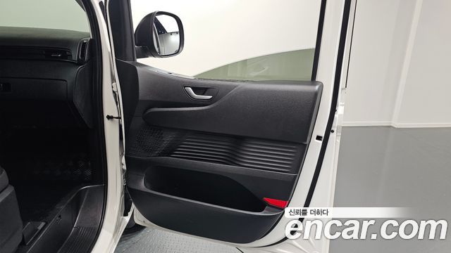 Hyundai Staria 2022 — photo 15
