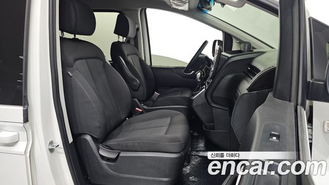 Hyundai Staria 2022 — photo 16