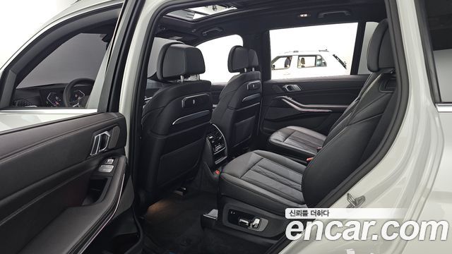 BMW X7 2025 — photo 17