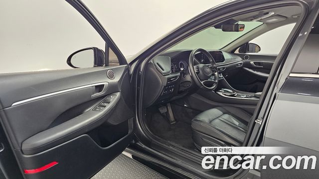Hyundai Sonata 2022 — photo 13