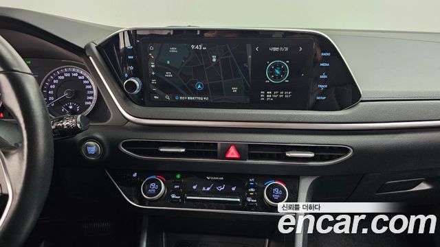 Hyundai Sonata 2022 — photo 18