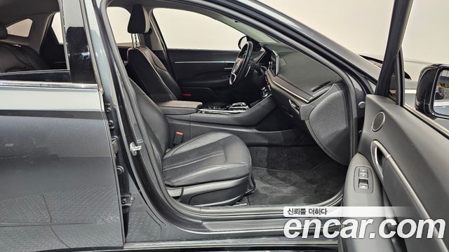 Hyundai Sonata 2022 — photo 16