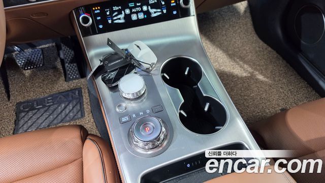 Genesis GV70 2025 — photo 12