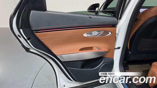 Genesis GV70 2025 — photo 15