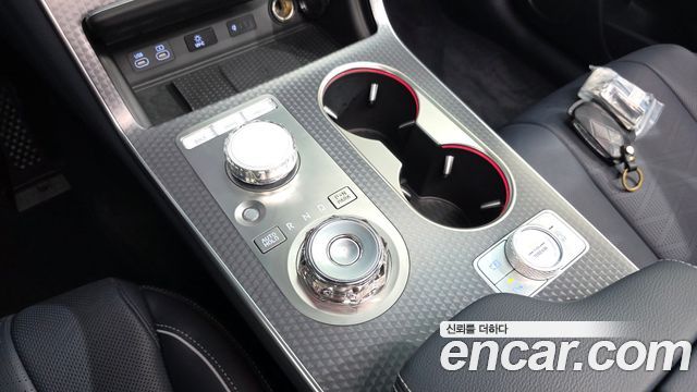 Genesis GV80 2025 — photo 12