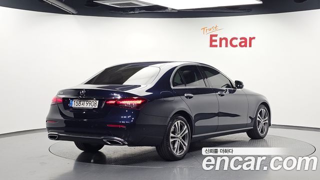 Mercedes-Benz E-Class 2021 — photo 2