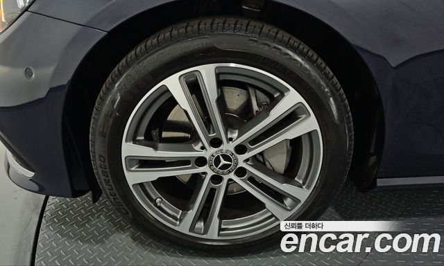 Mercedes-Benz E-Class 2021 — photo 5