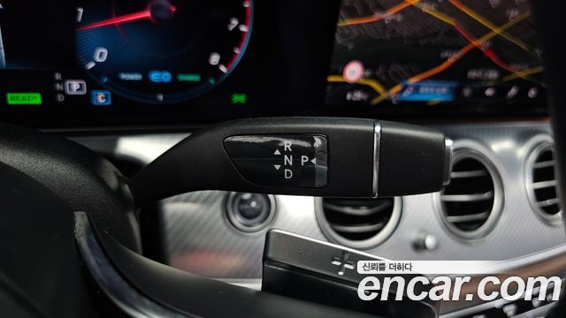 Mercedes-Benz E-Class 2021 — photo 12