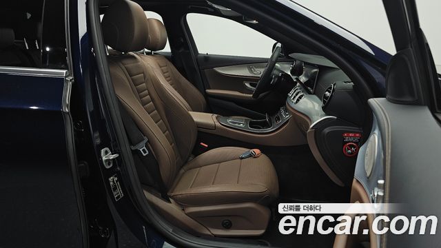 Mercedes-Benz E-Class 2021 — photo 13