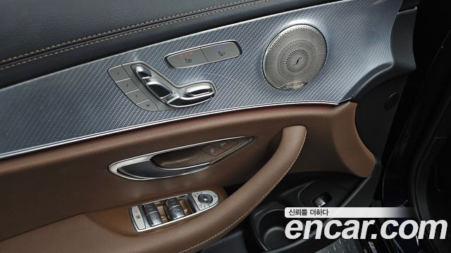 Mercedes-Benz E-Class 2021 — photo 25